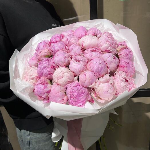 Букет из 29 пионов