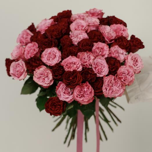 Большой букет из 51 розы Hearts