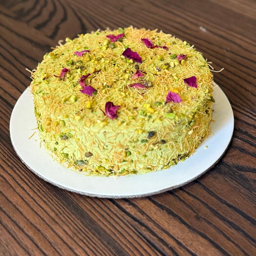 Pistachio kunafa cake