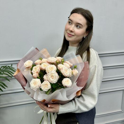 Букет из 5 кустовых роз "Весеннее солнце"