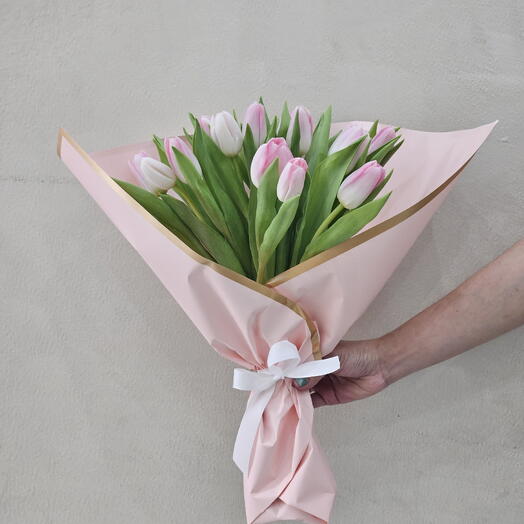 15 pink tulips