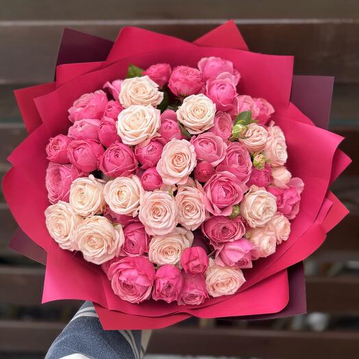 Ramo de 35 rosas arbustivas en forma de peonía