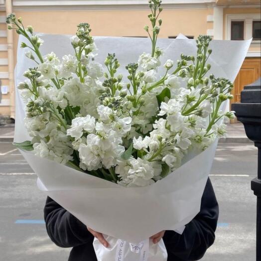 Букет "15 белых матиол"