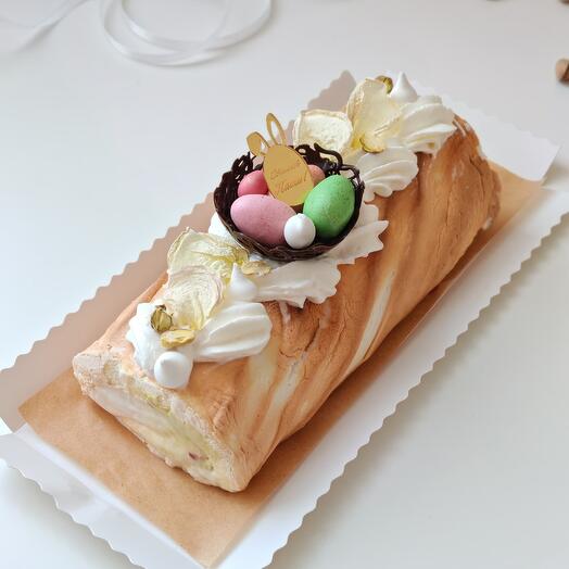 Pistachio raspberry meringue roll for Easter