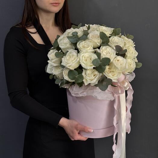 Пионовидные розы в коробке