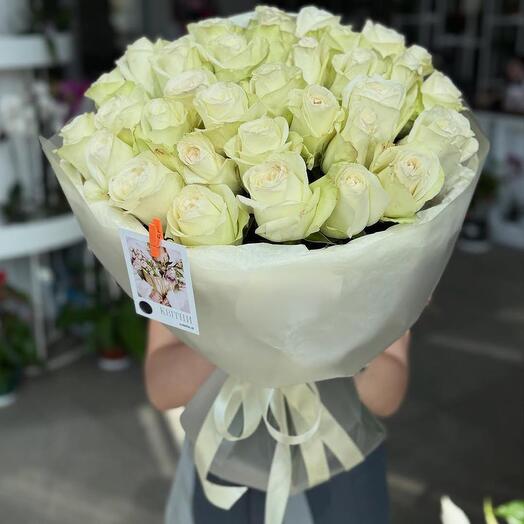 Шикарные белые розы 31 шт