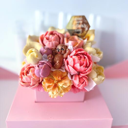 Коробка з шоколадними квітами