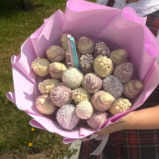 Букет из клубники в шоколаде для учителя