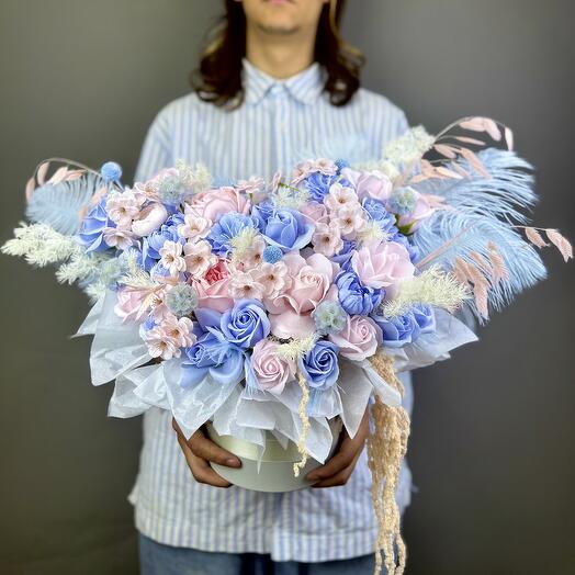 Роскошная композиция из мыльных цветов и сухоцветов «Богема Рапсодия»