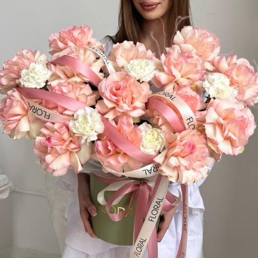 Пышные розы