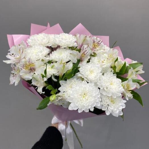 Букет с хризантемами и альстромерией