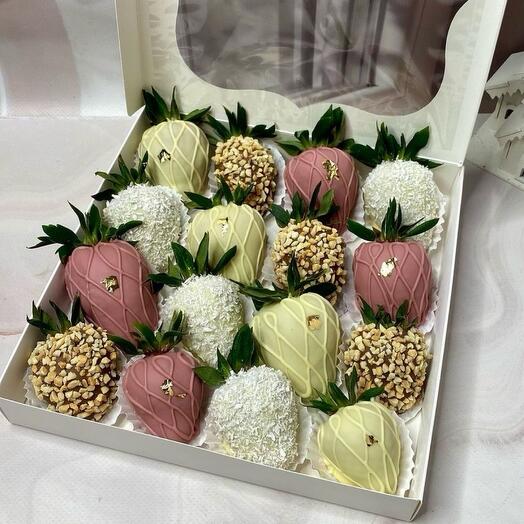Клубника в шоколаде «Berry Joy Box»