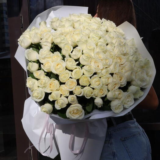 101 белоснежная роза