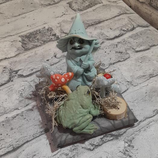 Композиция из сувенирного мыла ведьмочка с жабой