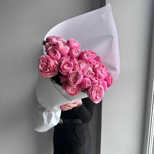 Охапка кустовой пионовидной розы Silva Pink 50 см