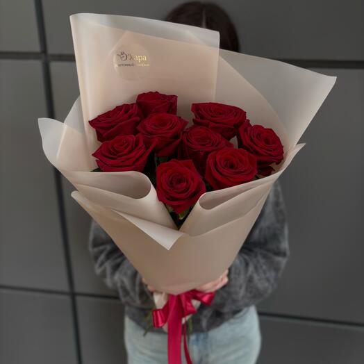 Красные розы Red Naomi 9шт
