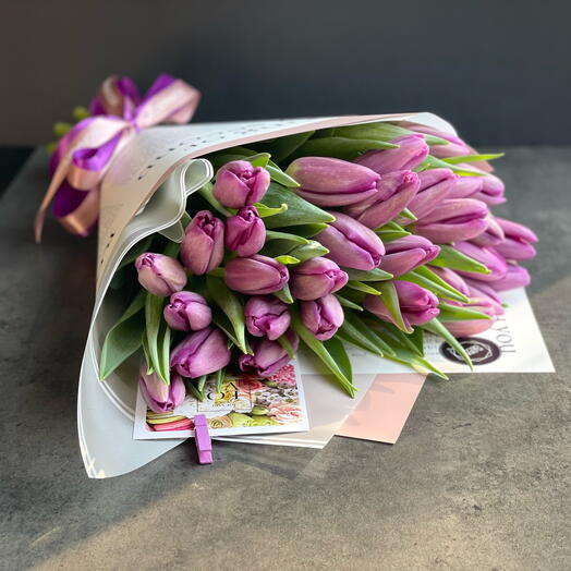 Lilac Tenderness of 29 Tulips