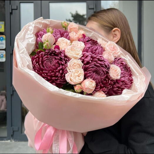 Хризантемы бигуди и кустовые розы