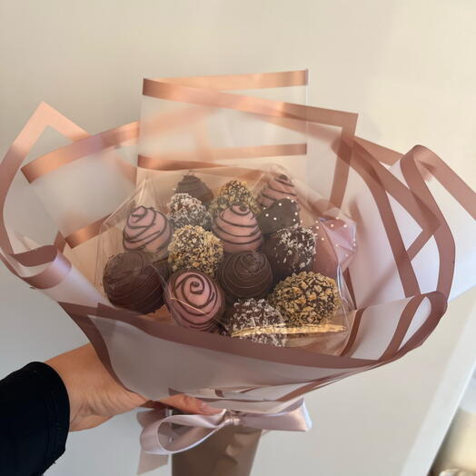 Клубника в шоколаде  15 шт нежность