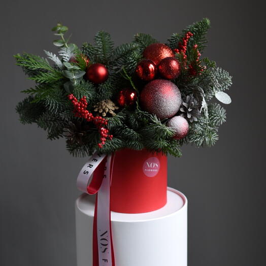 Новогодняя композиция в шляпной коробке «огни Рождества»