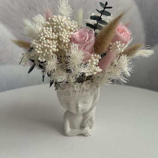 Девочка мини с цветами