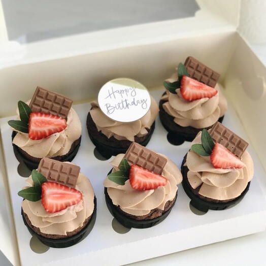 Набор капкейков 6 шт Happy Birthday с ягодой