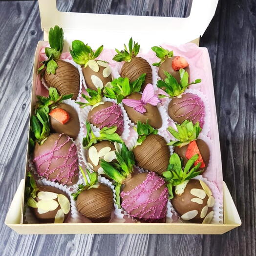 Клубника в шоколаде в наборе