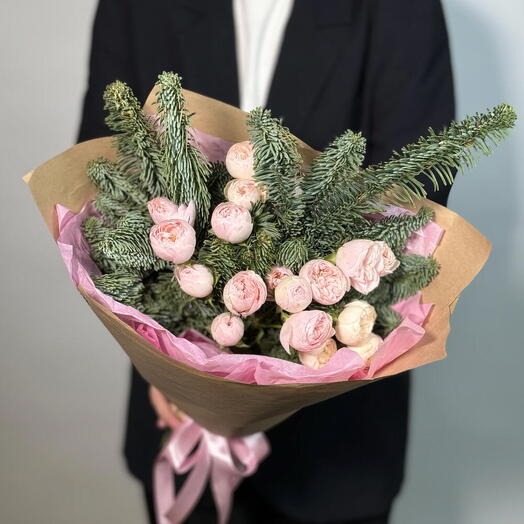 Новогодний букет GF из нобилиса и пионовидных роз