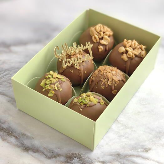 Пирожное картошка lux с начинкой на новый год. Подарок, десерт картошка