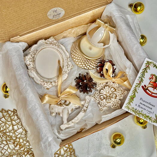 Подарочный набор новогодний с ароматической свечей Колокольчик Груша в карамели