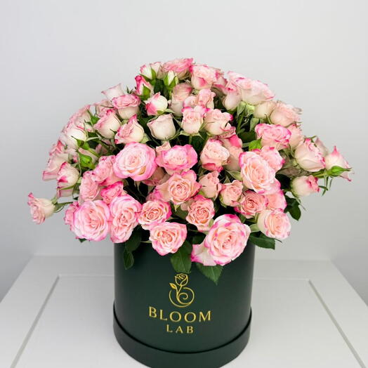 Pink roses-love in a box