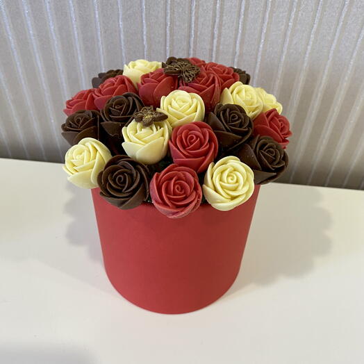 Букет из шоколадных роз в коробке