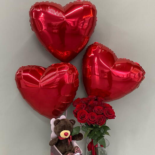 Набор для вашей любимой букет роз, плюшевый мишка и шары сердце ♥️