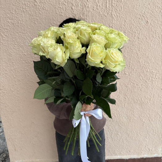 Белые розы 25 шт