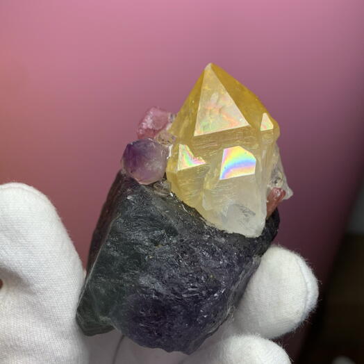 Композиция из камней и кристаллов Coolcrystals 066: кварц, аметист, турмалин, лунный камень, флюорит, херкимер