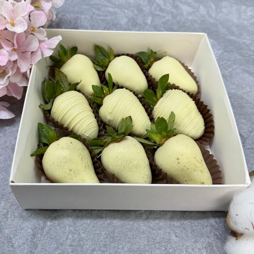 Клубника в белом бельгийском шоколаде, 9шт