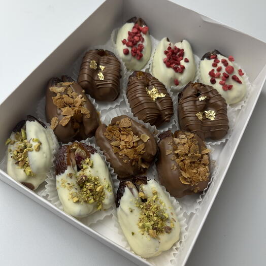 Финики с орехами в бельгийском шоколаде Callebaut 12 шт