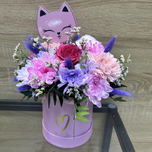 Композиция в розовой коробке