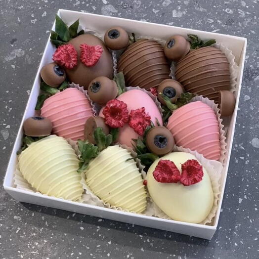Коробочка клубника в шоколаде