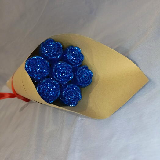 Мини-букет из 7 синих розочек из мыла ручной работы с блёстками