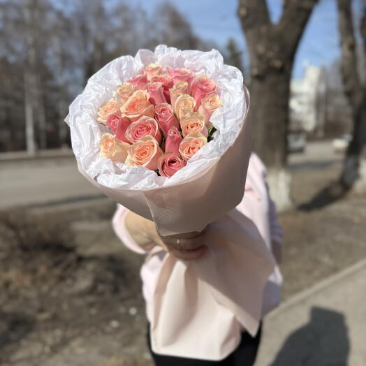 21 Роза Кения 32 см кругляш