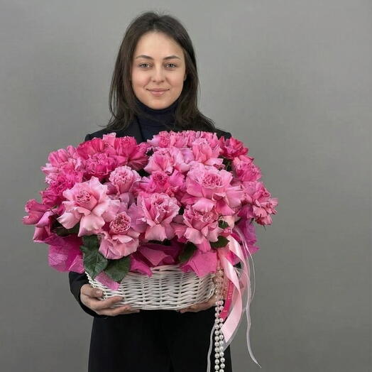 Корзина с французскими розами