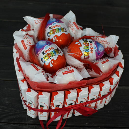 Сердце из конфет