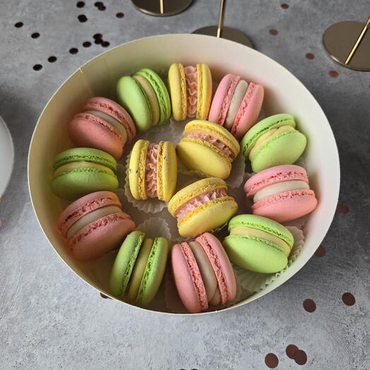 Макарон (14 шт) Bubble gum, Клубника, Манго-маракуйя