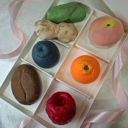 Корпусные пирожные малина,кофе,мандарин, голубика,персик,фисташка,арахис