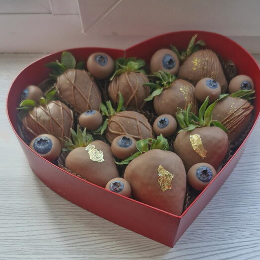 Клубника в Бельгийский молочный шoкoлaд Callebaut
