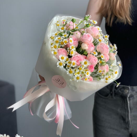 Милый букет с кустовой розой🎀