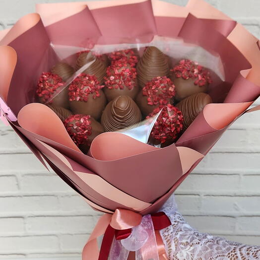 Букет из клубники в молочном шоколаде ,, Искушение"