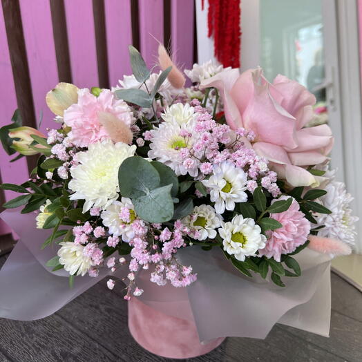 Нежная композиция в шляпной коробочке 💕