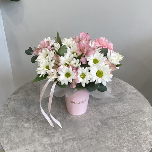 Стаканчик комплимент с ромашкой и альстромерией 💗